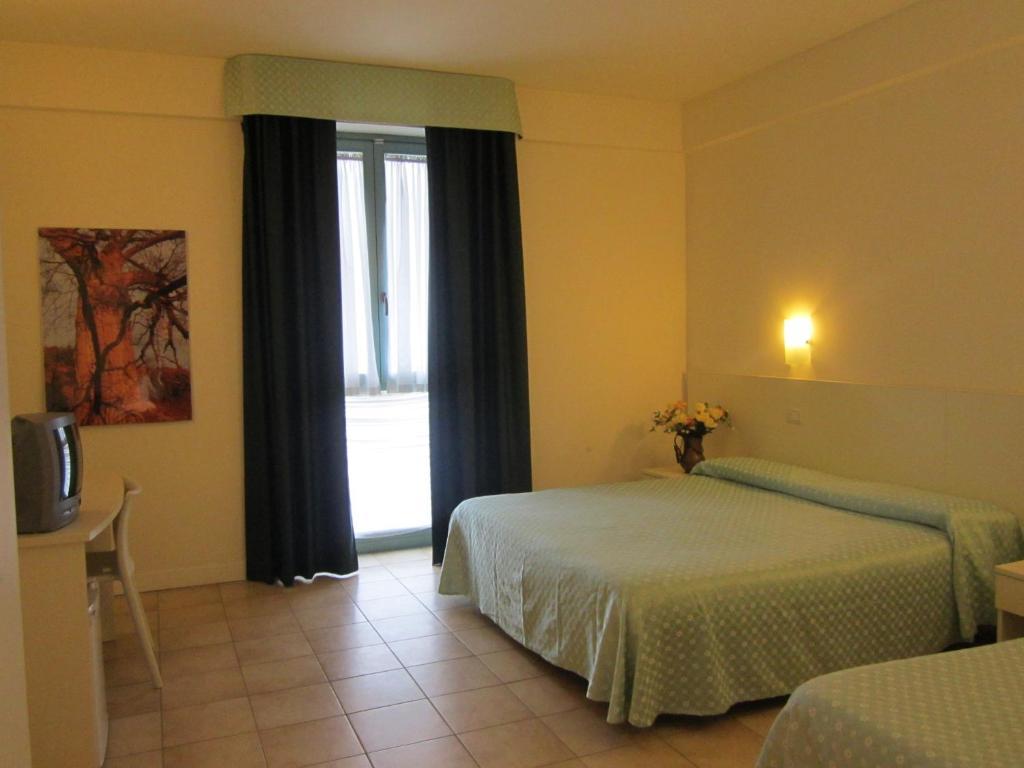 Lieta Sosta Hotel Colfiorito Phòng bức ảnh